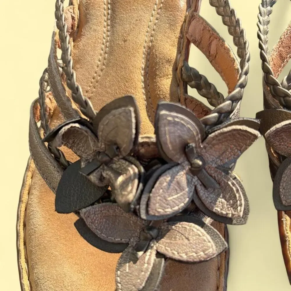 Super comfortable clarks artisan metallic